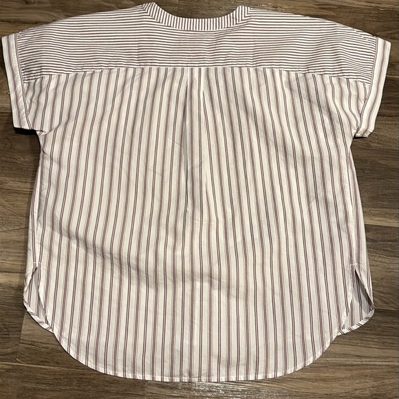 **NWT** Loft Striped Top - Picture 3 of 5